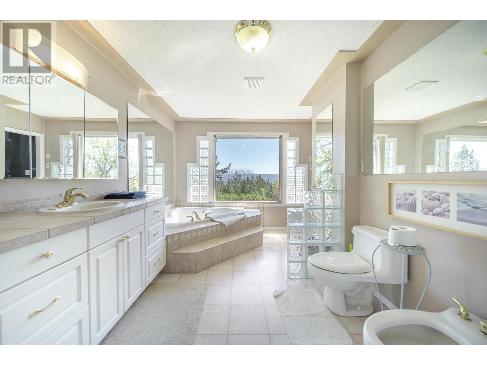 380 Ivy Road Property Photo 20