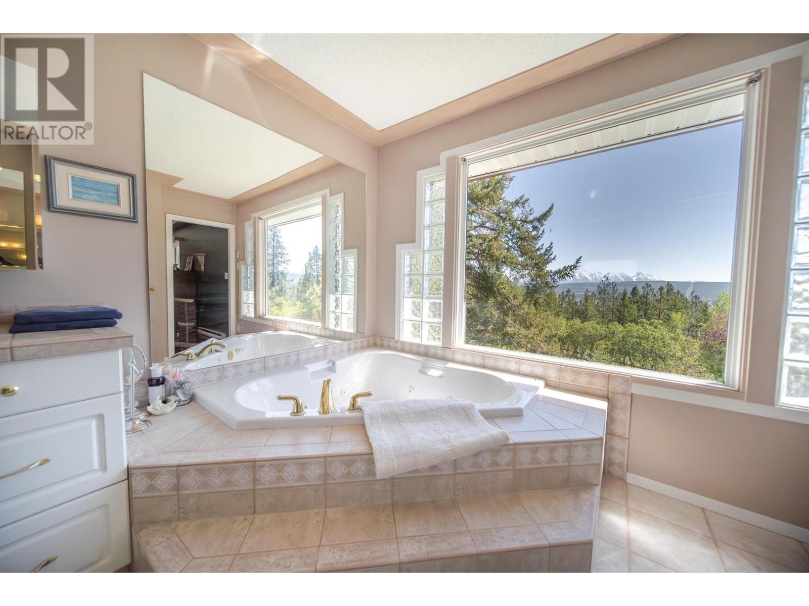 380 Ivy Road Property Photo 22
