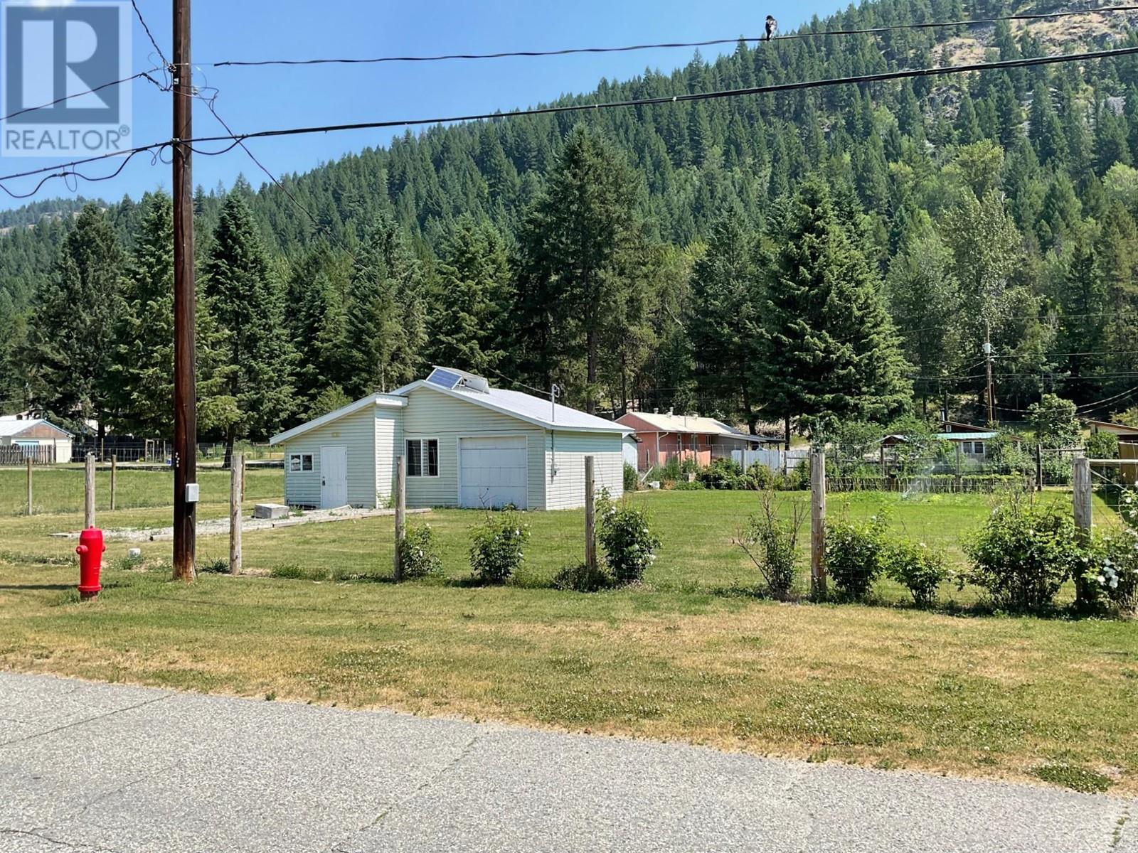 618 Kimberley N Avenue Property Photo 4