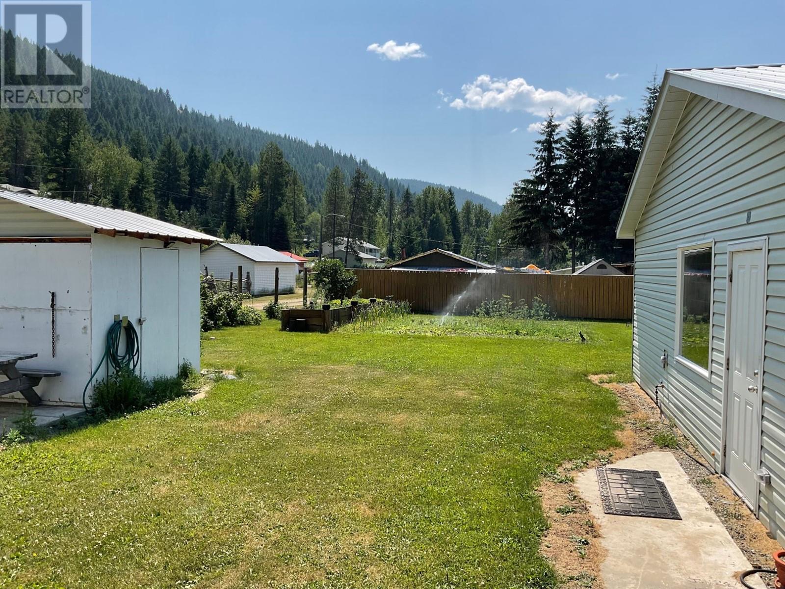 618 Kimberley N Avenue Property Photo 10