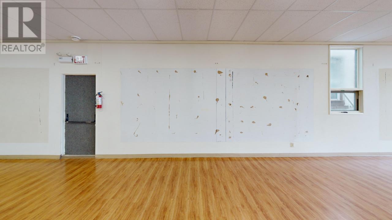 533 Baker Street Unit# Upper Bck Property Photo 13