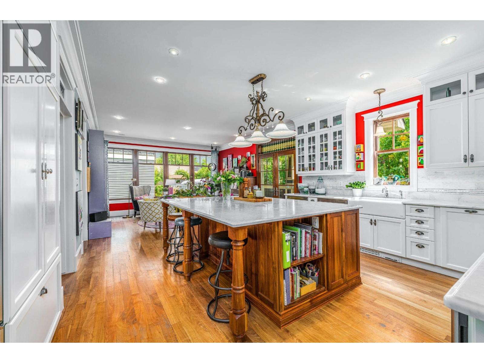 622 5th Avenue Property Photo 18