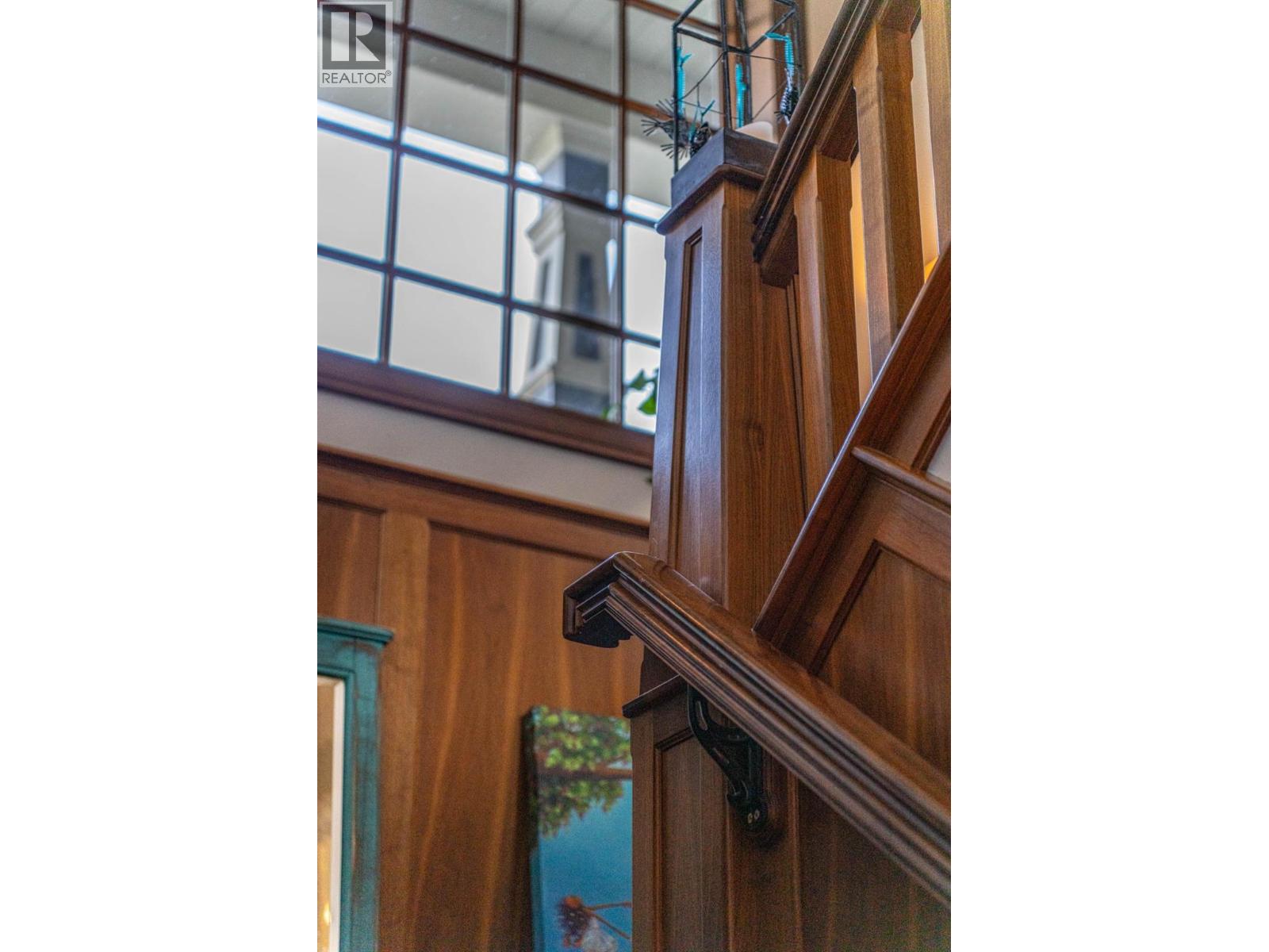 622 5th Avenue Property Photo 28