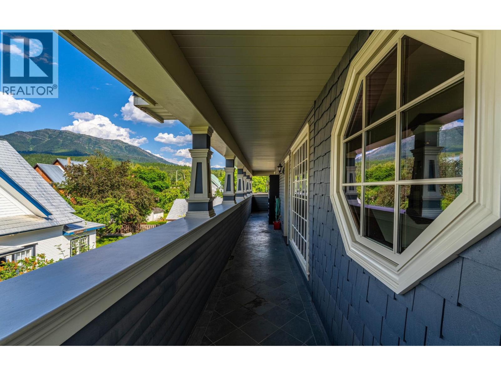 622 5th Avenue Property Photo 37