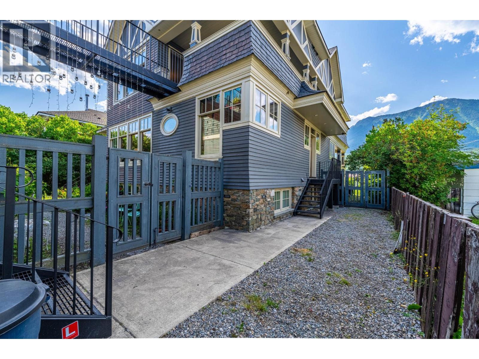 622 5th Avenue Property Photo 62