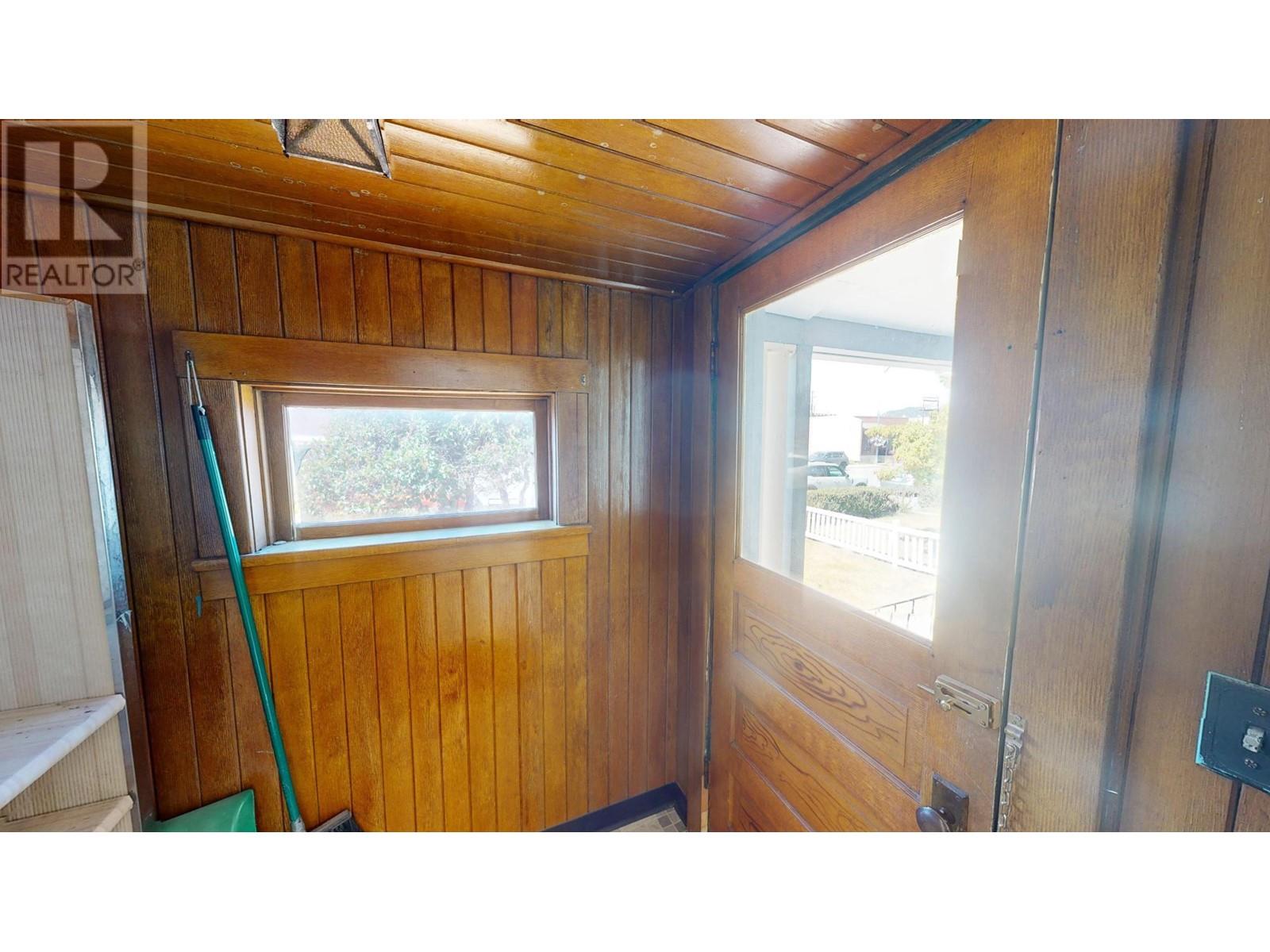 38 12th S Avenue Property Photo 5