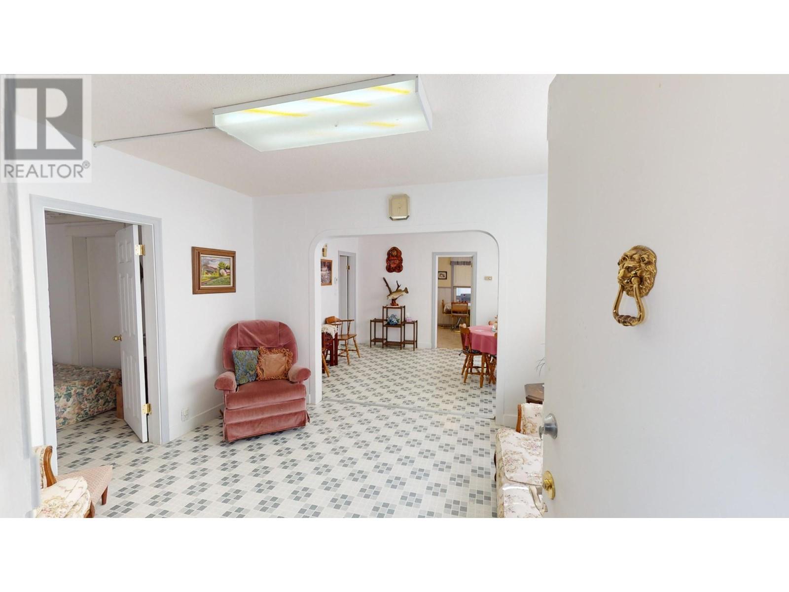 38 12th S Avenue Property Photo 6