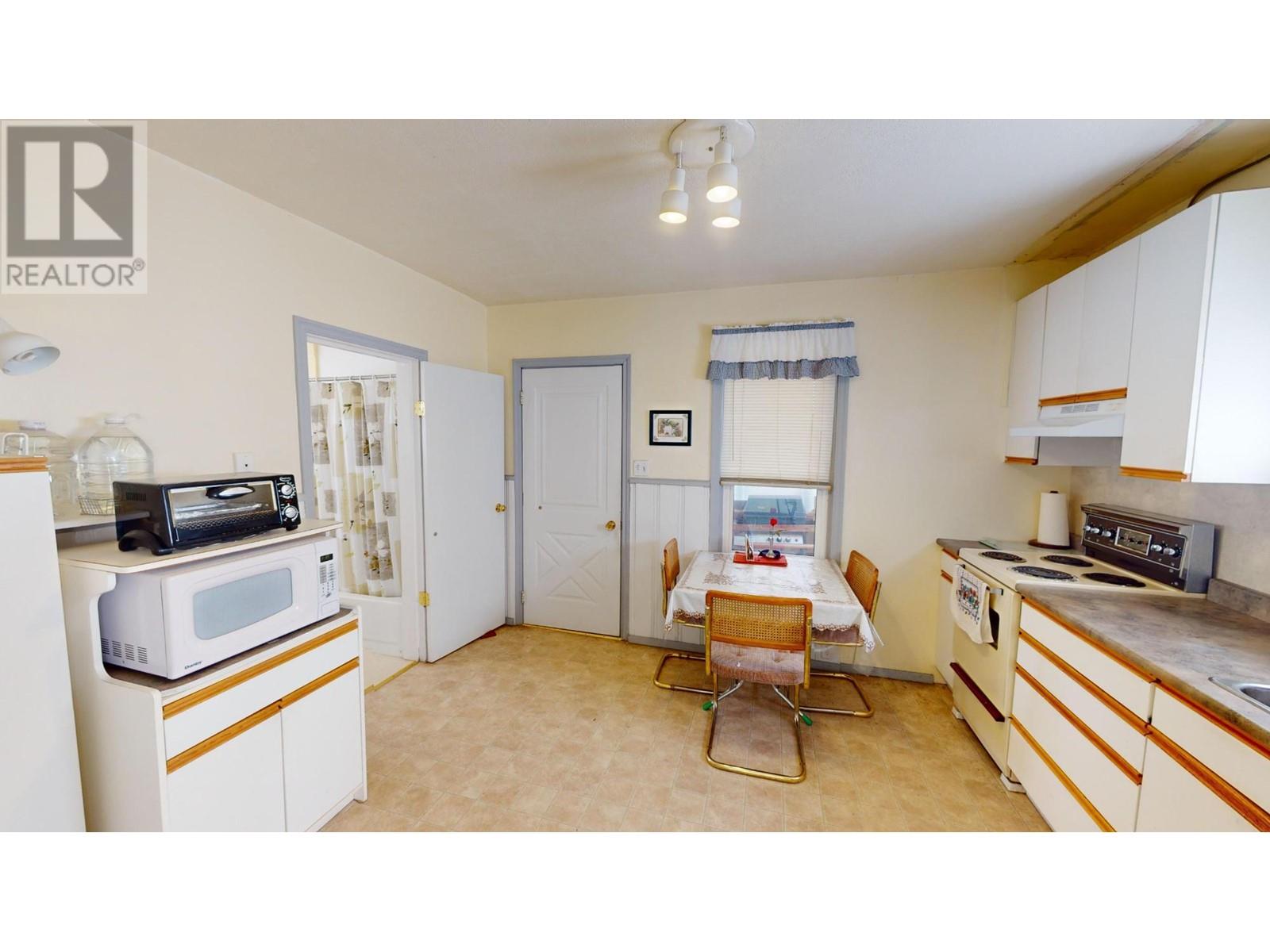 38 12th S Avenue Property Photo 15