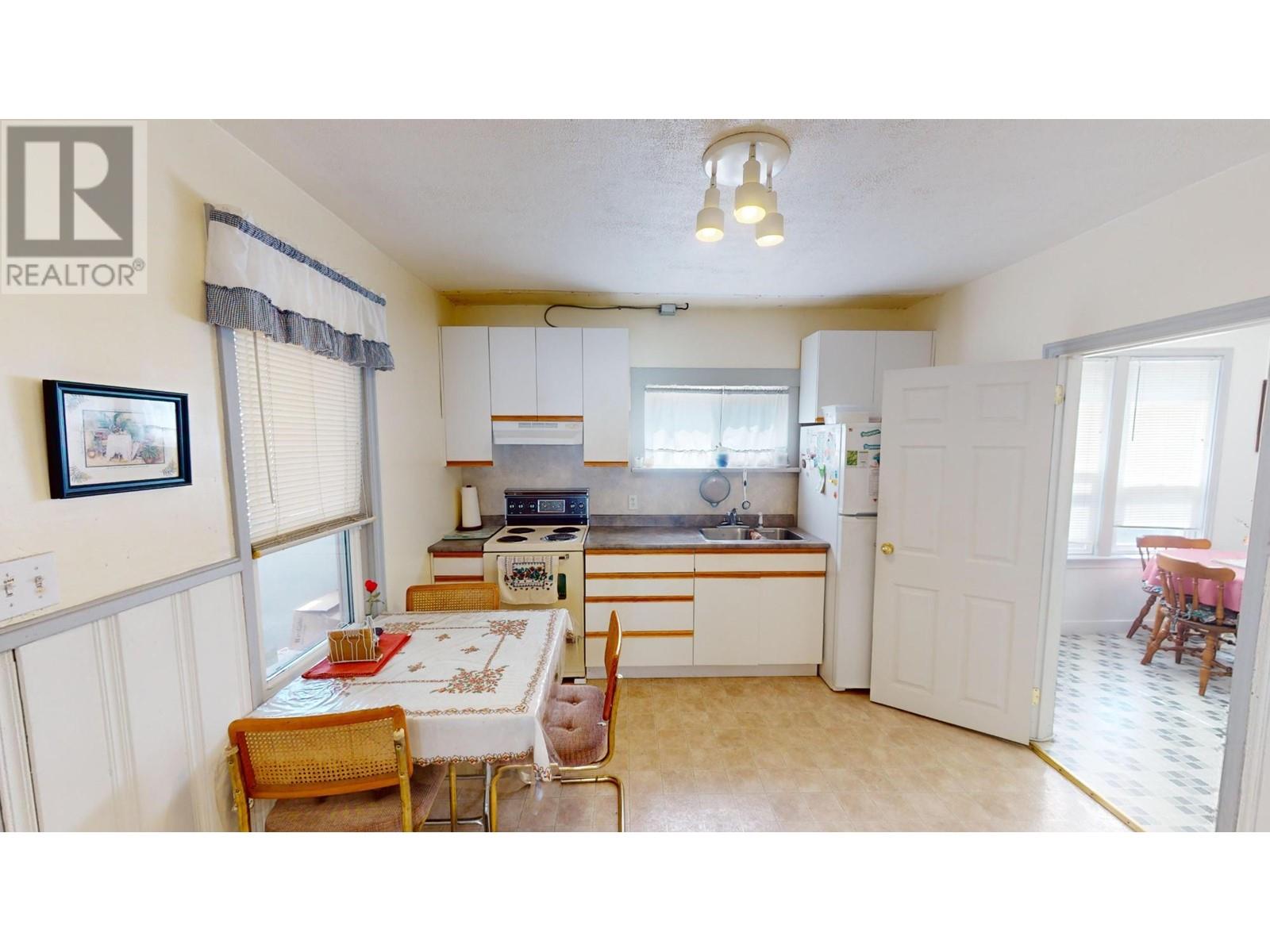 38 12th S Avenue Property Photo 17