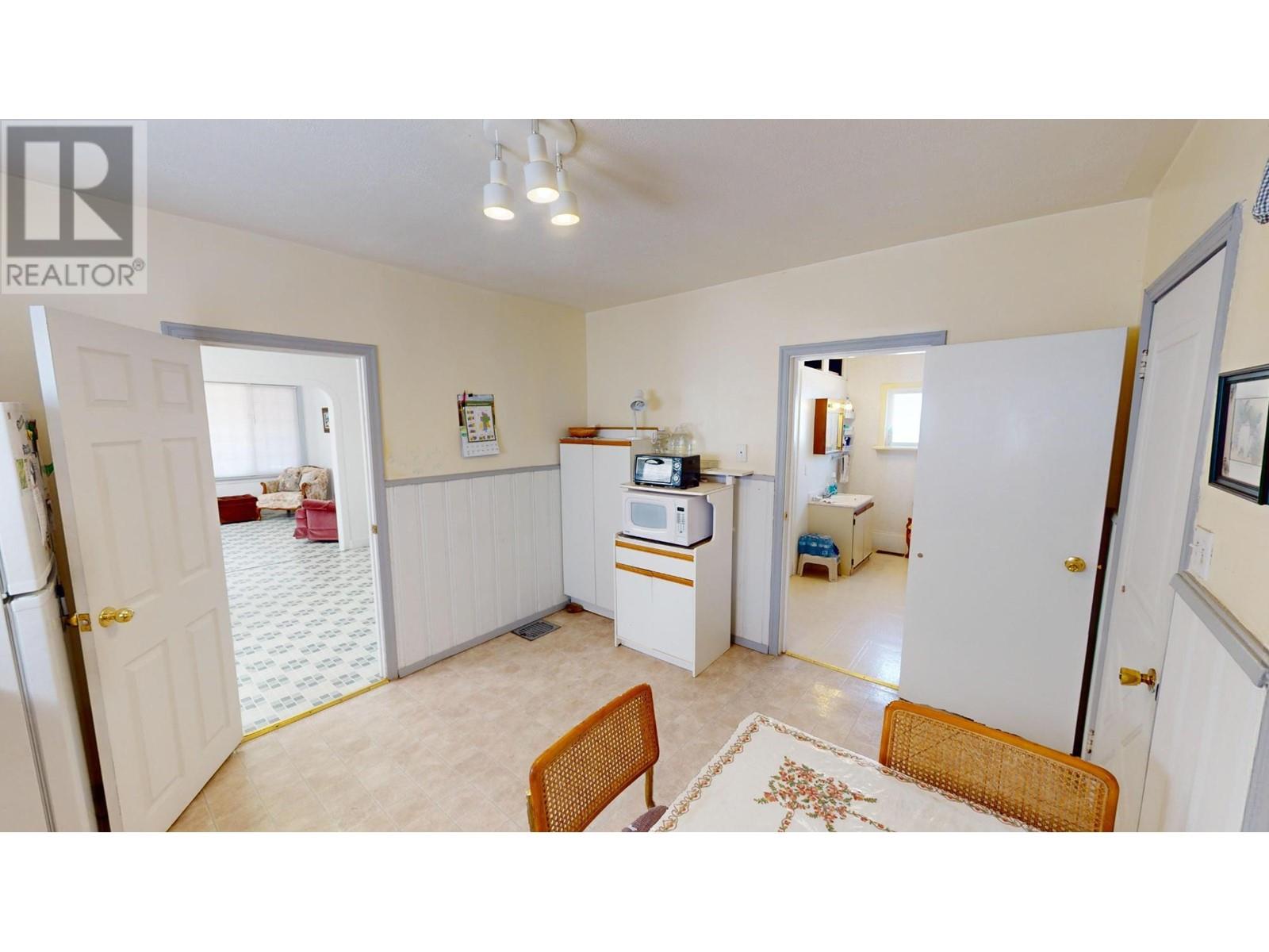 38 12th S Avenue Property Photo 18