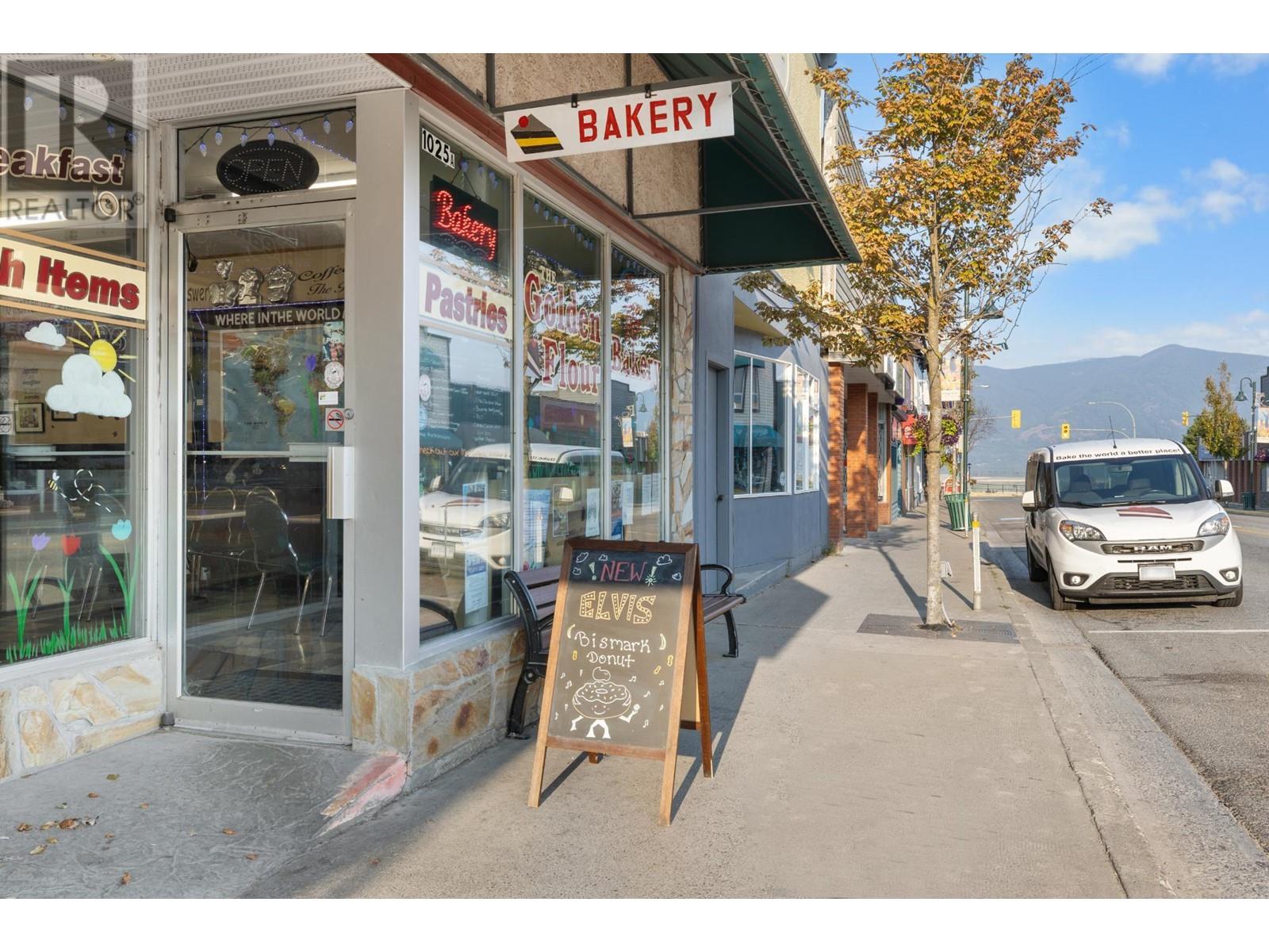 1025 CANYON Street Property Photo 1