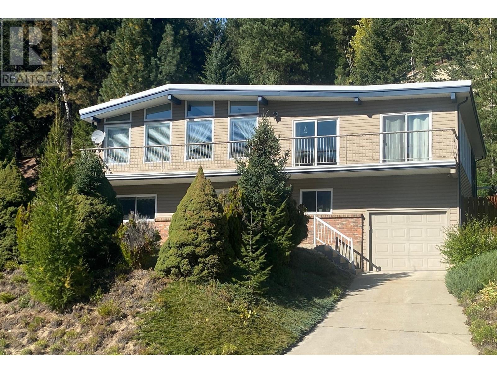 2849 LABURNUM Drive Property Photo 1