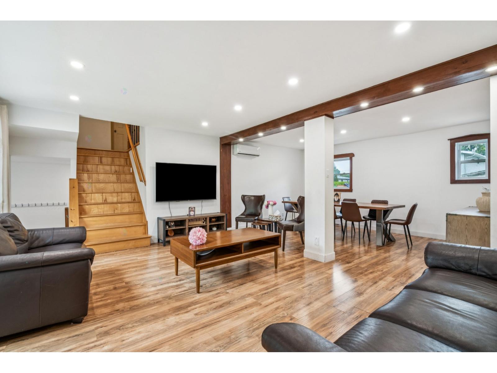 411 8e Avenue Property Photo 1