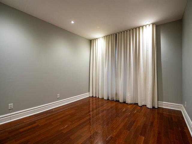 1581 Av. Du Docteur-penfield, #301 Property Photo 6