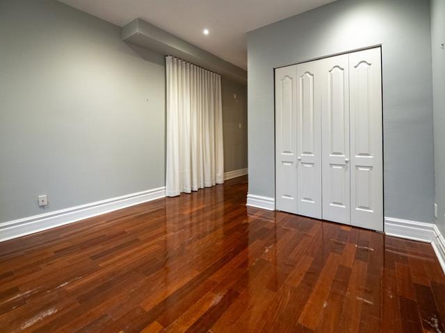 1581 Av. Du Docteur-penfield, #301 Property Photo 9