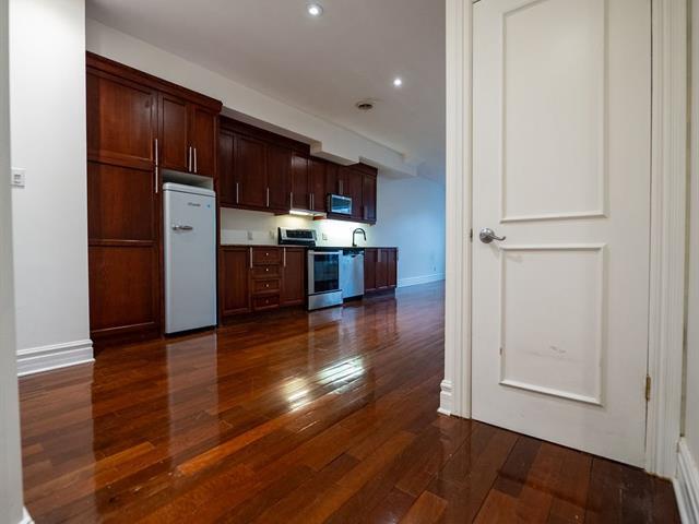 1581 Av. Du Docteur-penfield, #301 Property Photo 14
