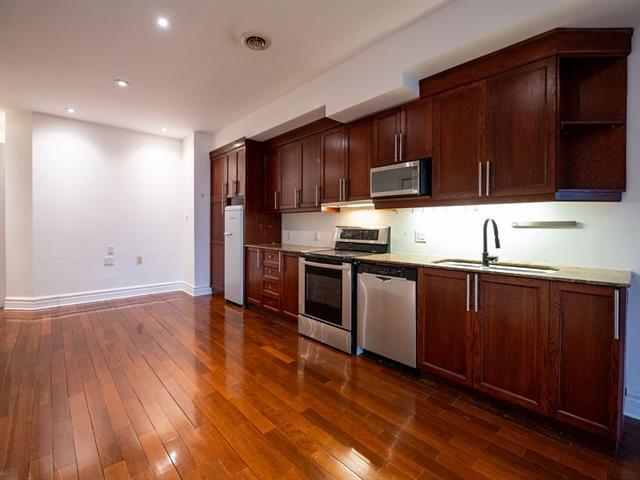 1581 Av. Du Docteur-penfield, #301 Property Photo 21