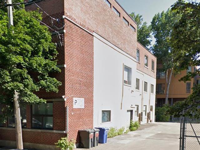 6585 Rue Jeanne-mance Property Photo 2