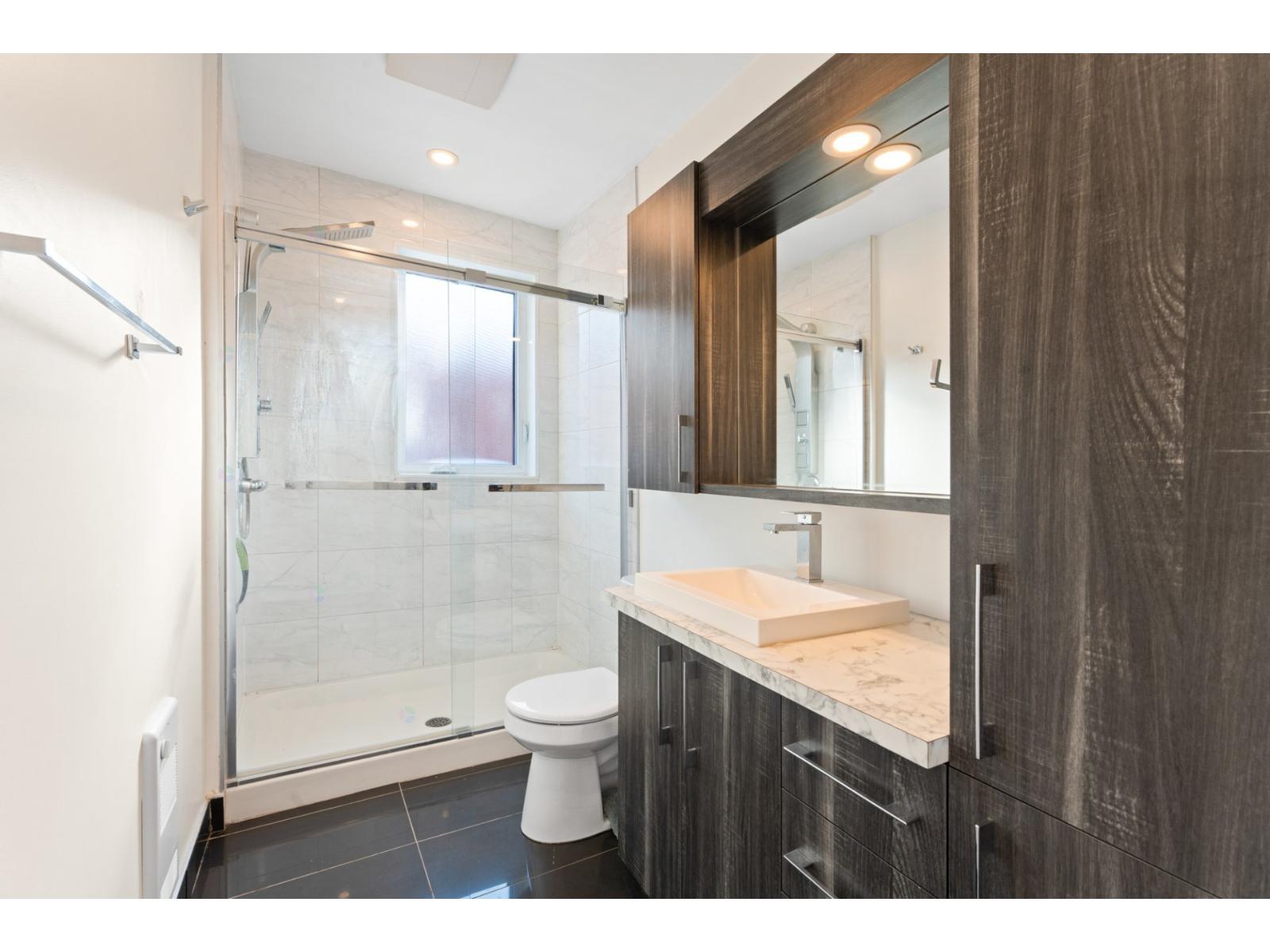 6420 43e Avenue, #3 Property Photo 13