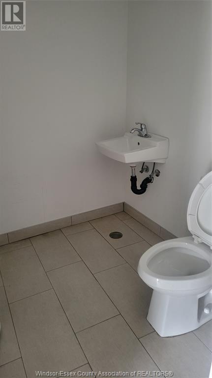 1830 Wyandotte Street West Unit# A Property Photo 6