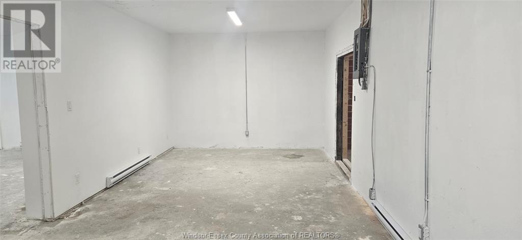 38 Talbot Street East Property Photo 5