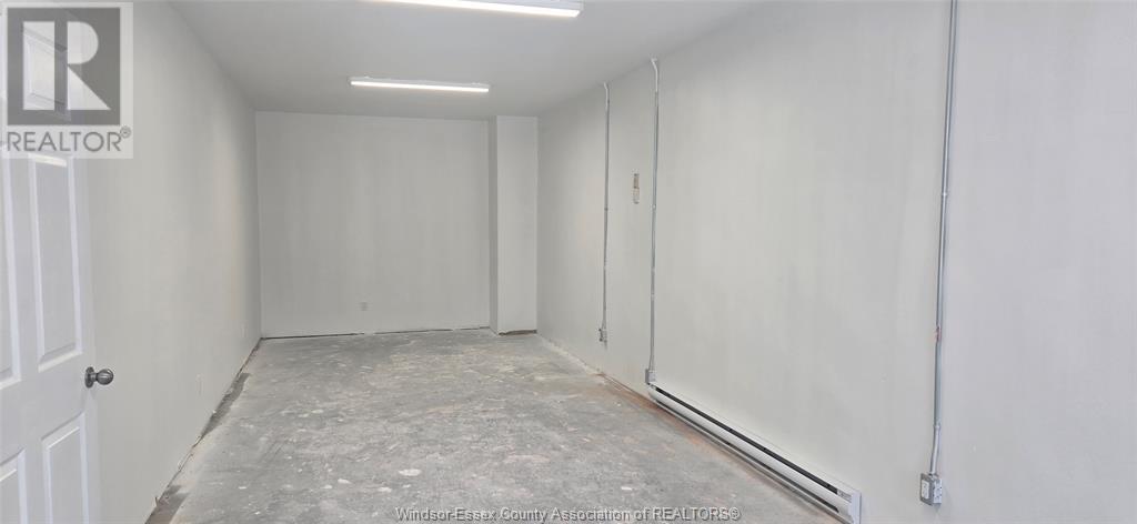 38 Talbot Street East Property Photo 7