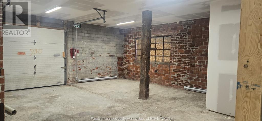 38 Talbot Street East Property Photo 9