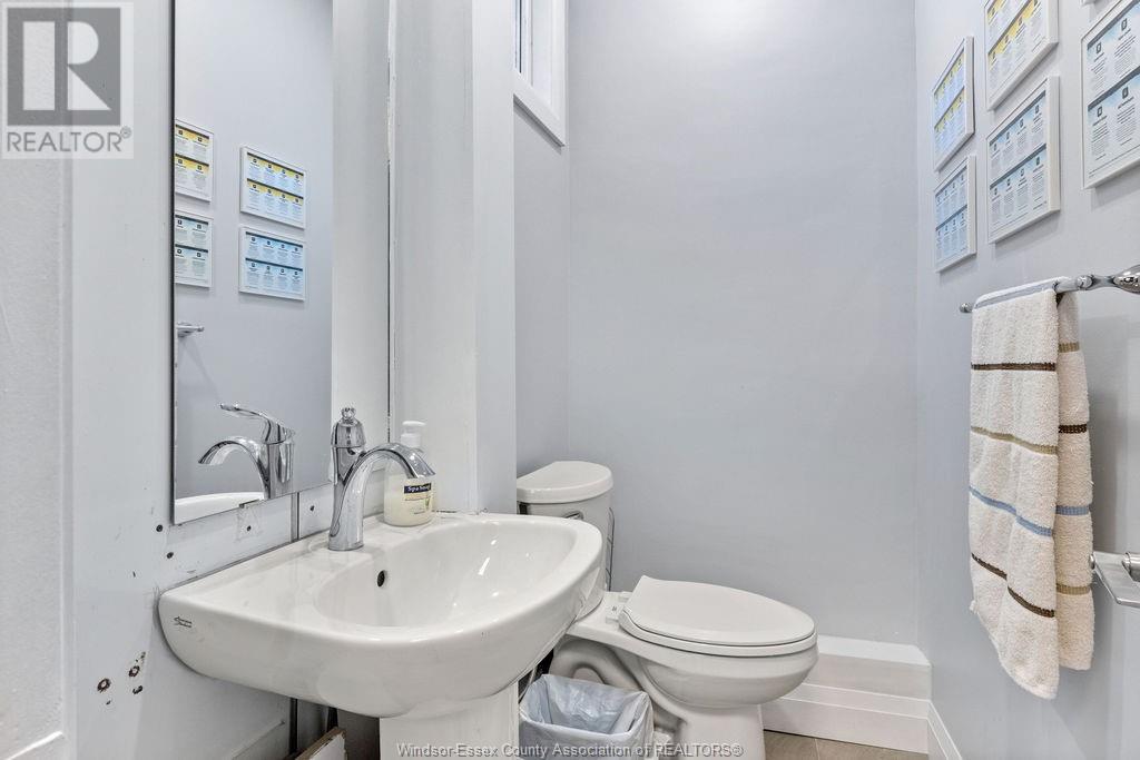 1776 University Avenue West Property Photo 7