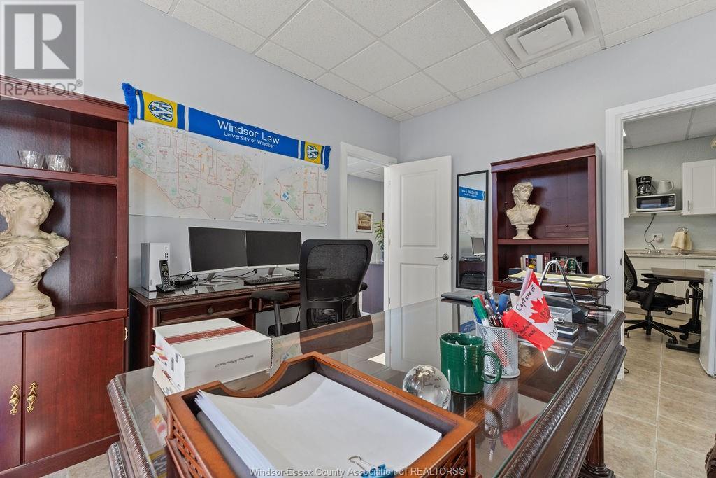 1776 University Avenue West Property Photo 12