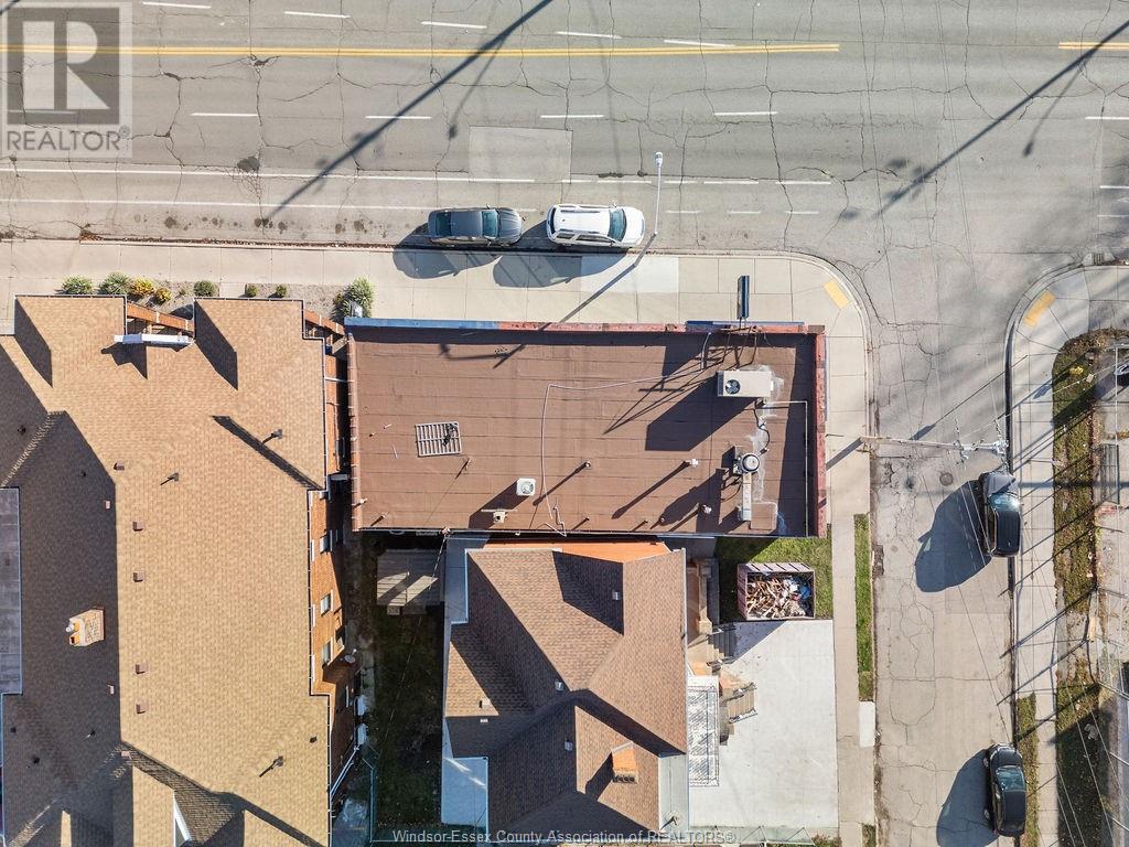 1776 University Avenue West Property Photo 14