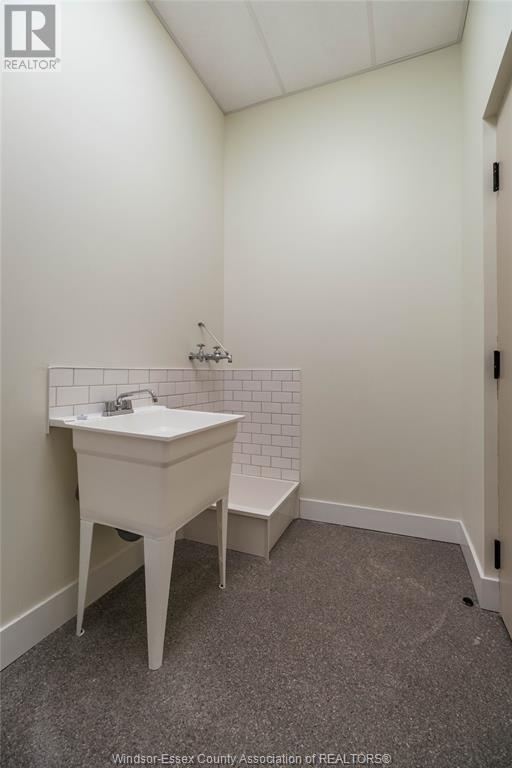 25 Amy Croft Drive Property Photo 8