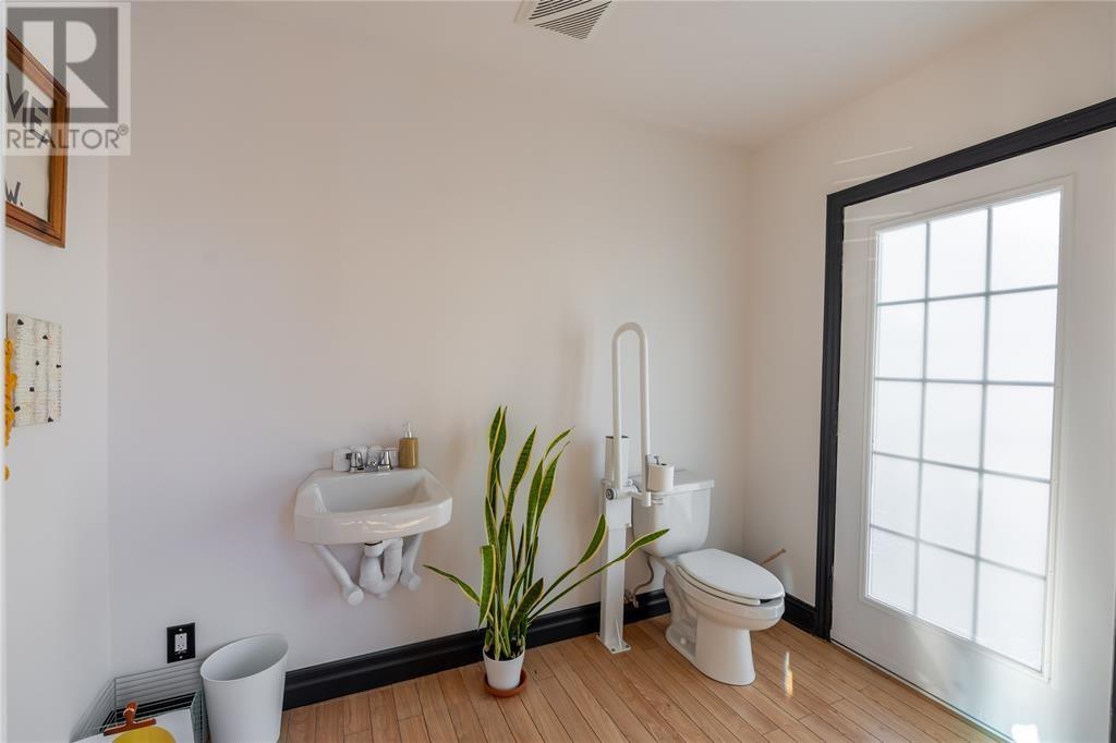 434/442 Christina Street North Property Photo 34