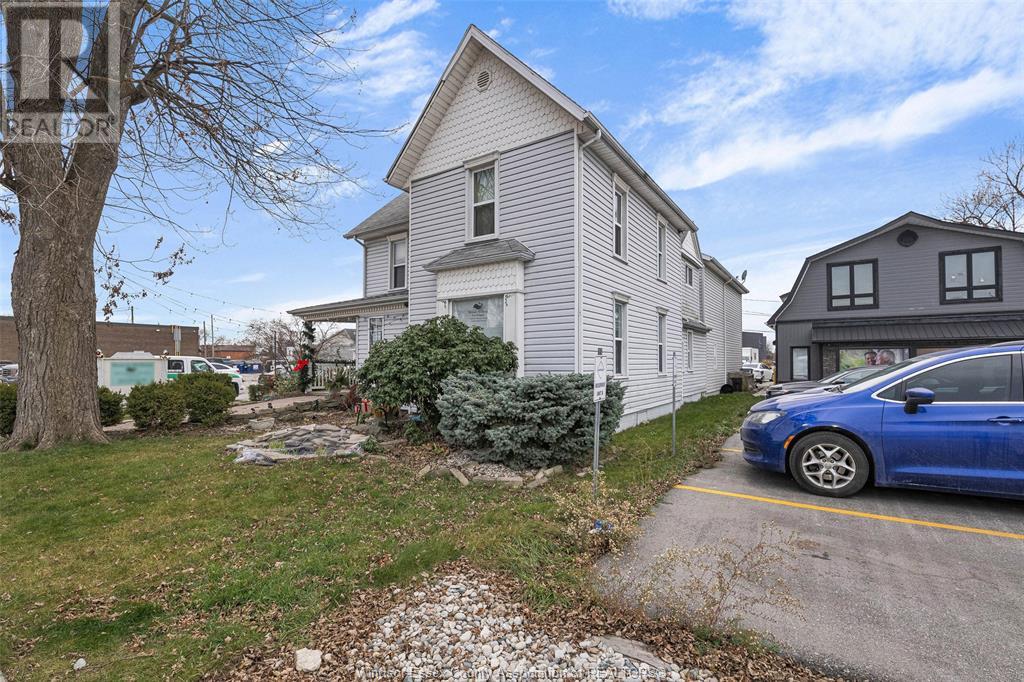 1107 Lesperance Property Photo 3