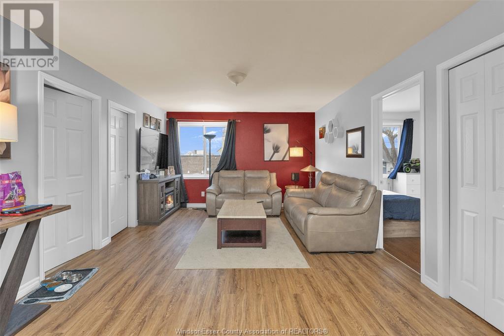 1107 Lesperance Property Photo 33