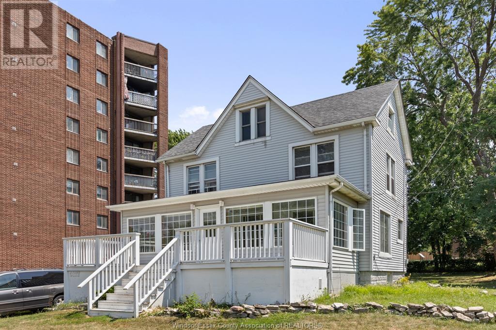 3177 Russell Property Photo 2