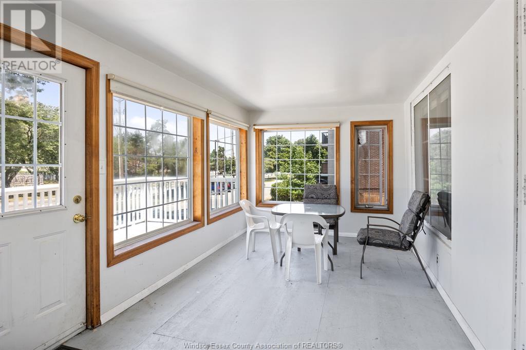 3177 Russell Property Photo 5