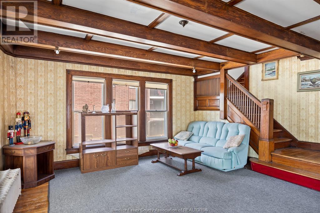 3177 Russell Property Photo 6