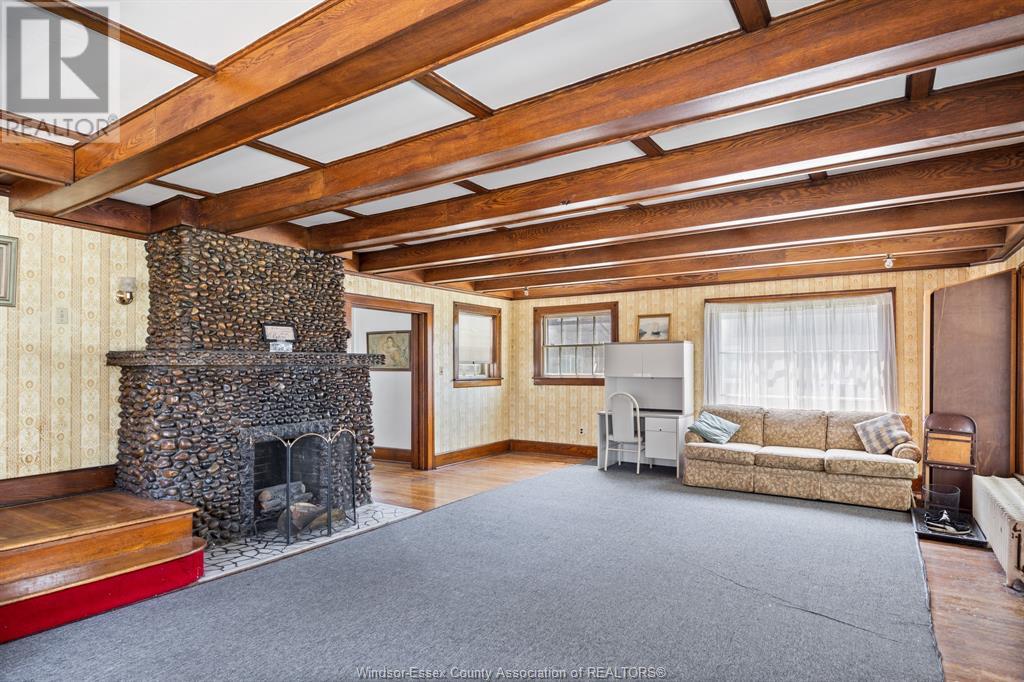 3177 Russell Property Photo 7