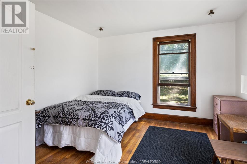 3177 Russell Property Photo 8