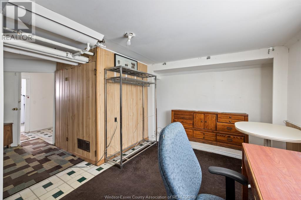 3177 Russell Property Photo 24