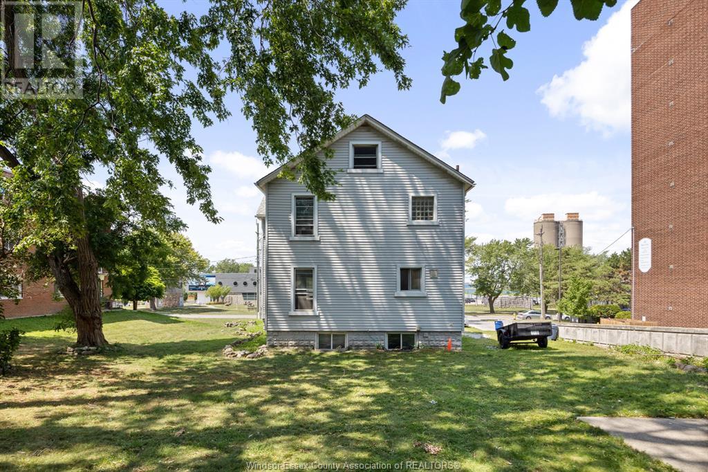 3177 Russell Property Photo 28