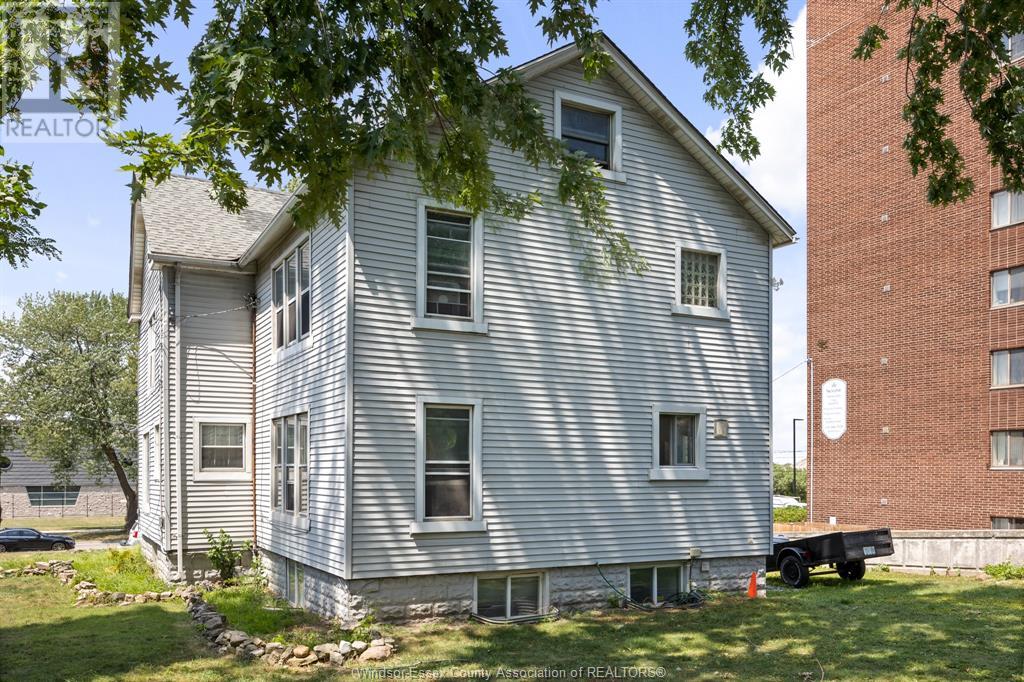 3177 Russell Property Photo 29