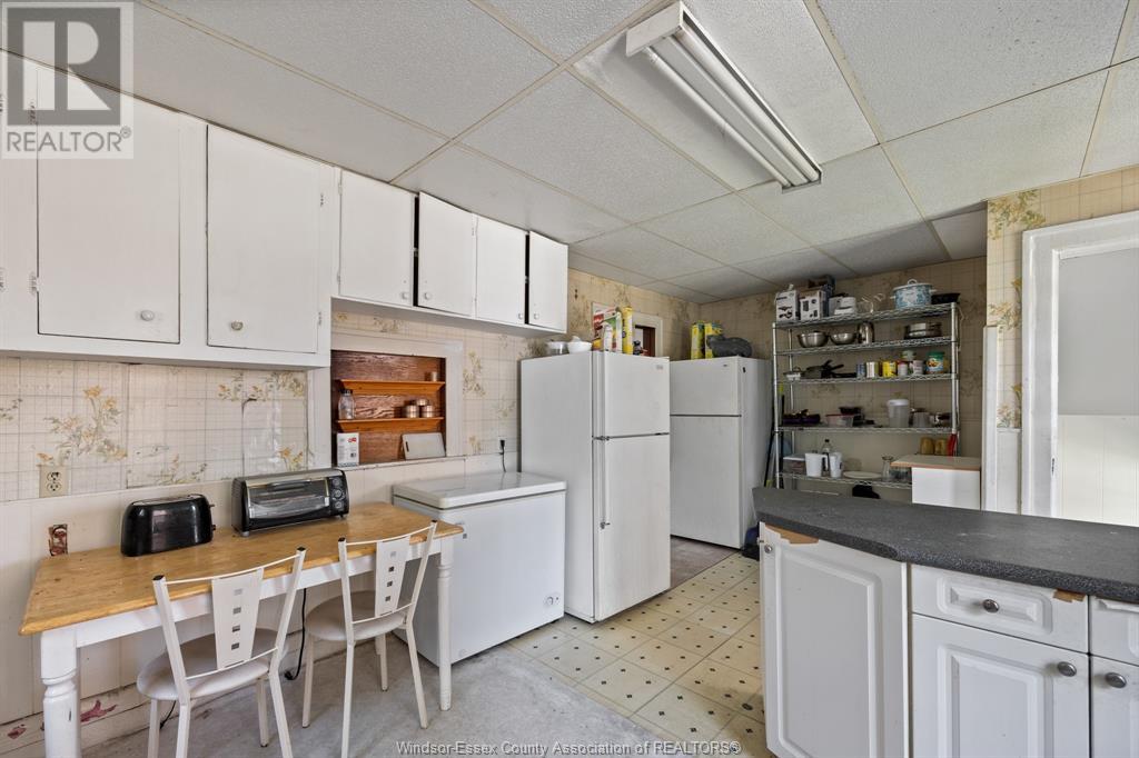 3177 Russell Property Photo 9