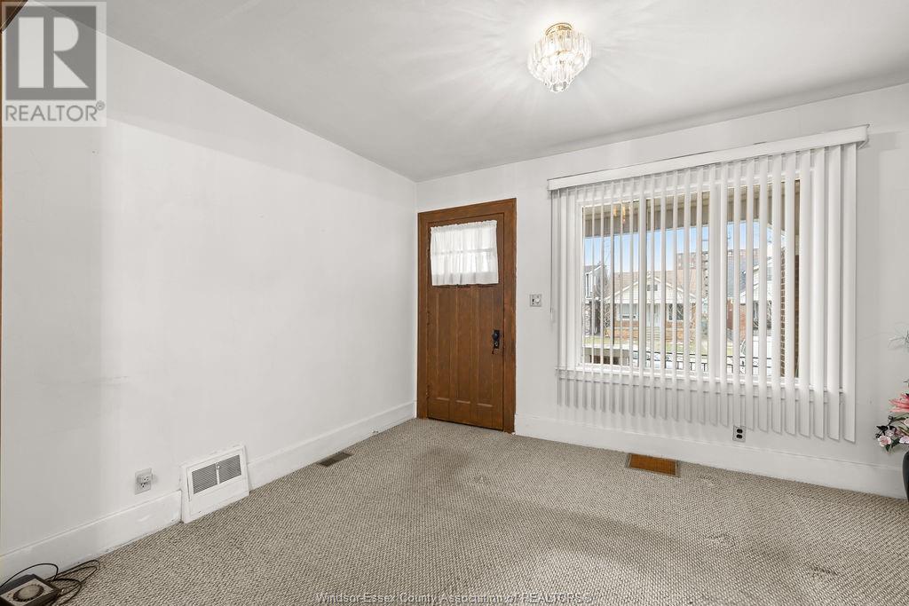 1360 Benjamin Property Photo 4