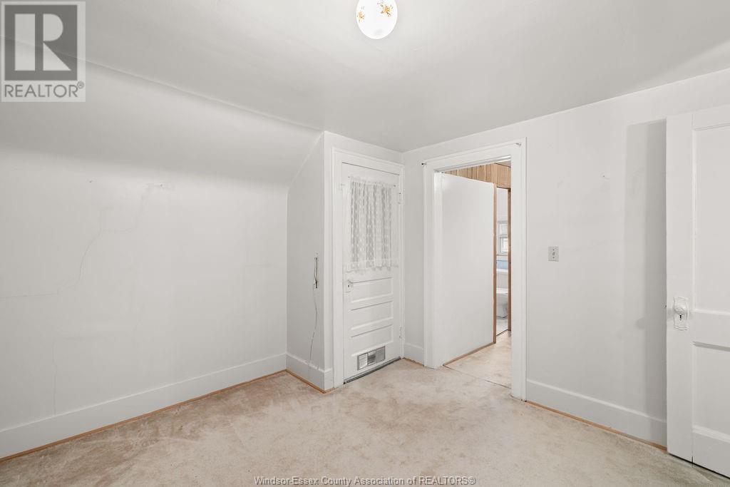 1360 Benjamin Property Photo 15