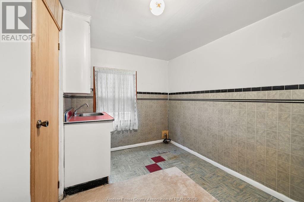 1360 Benjamin Property Photo 16