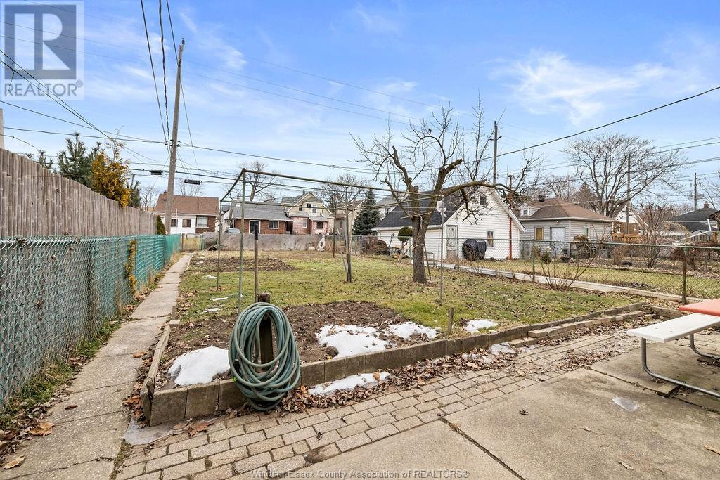 1360 Benjamin Property Photo 23