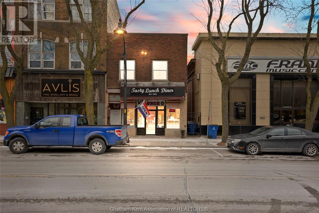 79 King Street West Property Photo 3