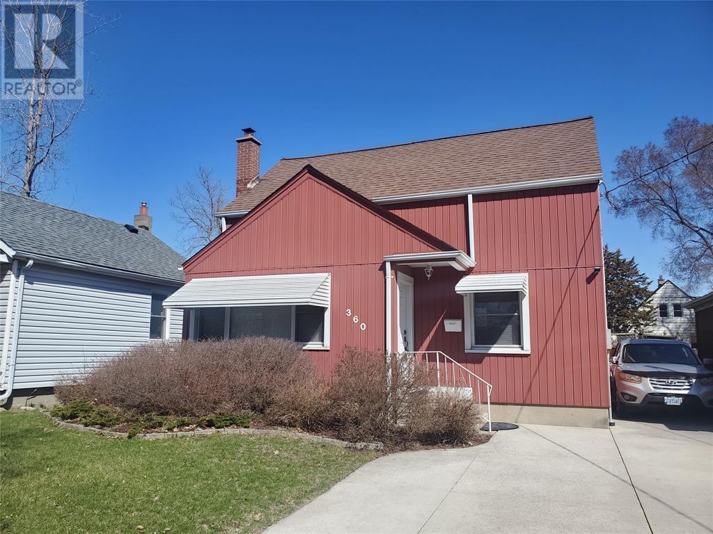 360 East Street North Property Photo 1