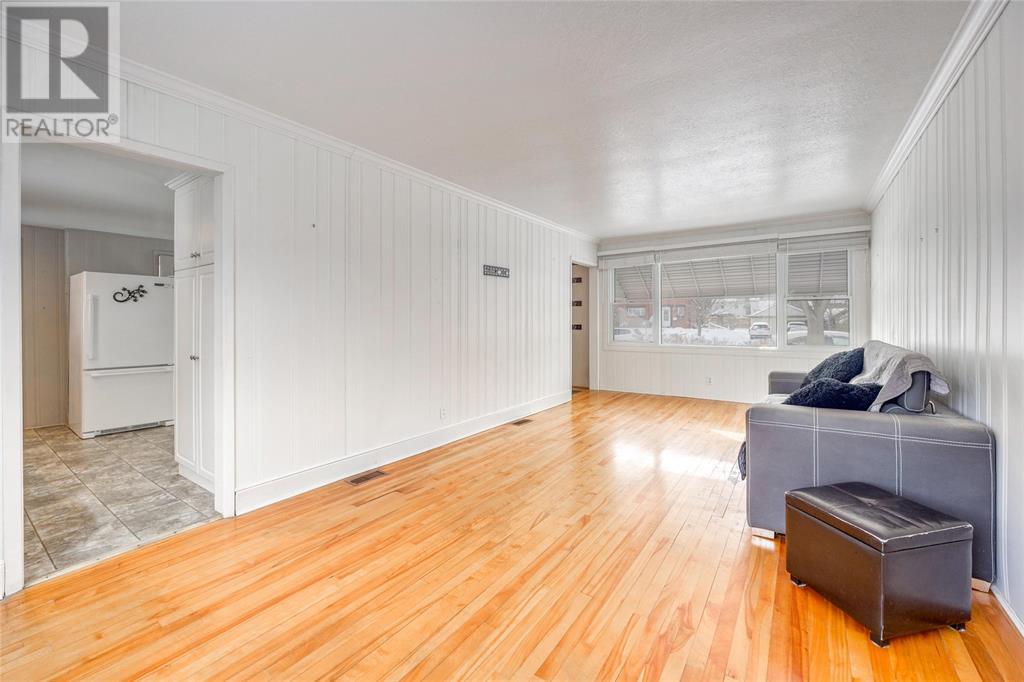 360 East Street North Property Photo 12